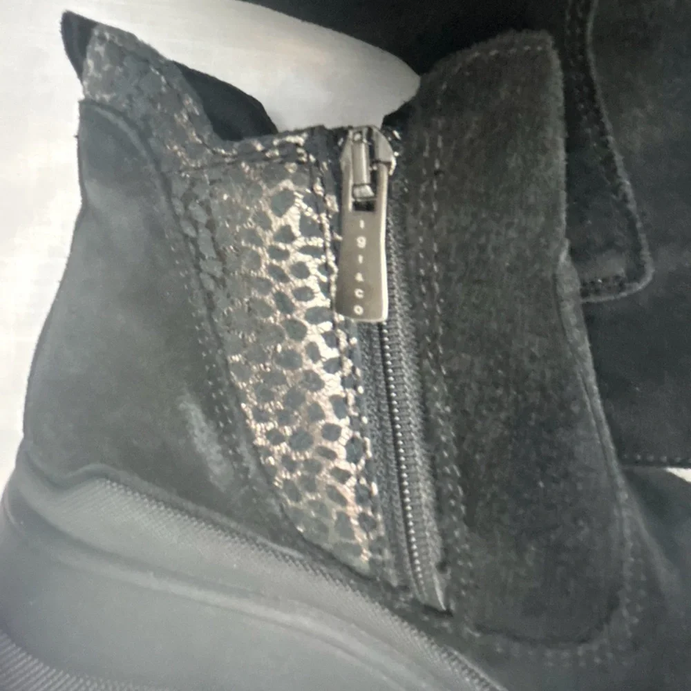 IGL&CO booties